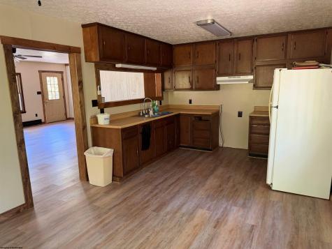 10518 Morgantown Pike Philippi WV 26416