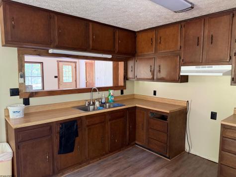 10518 Morgantown Pike Philippi WV 26416