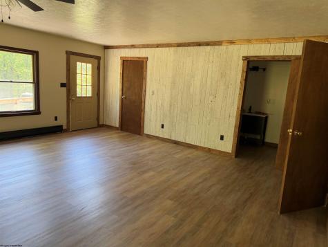 10518 Morgantown Pike Philippi WV 26416