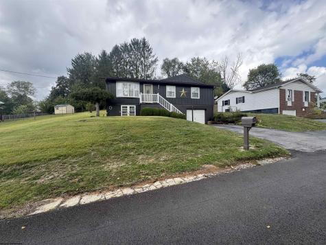 13 Lower Drive Buckhannon WV 26201