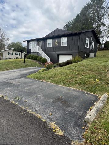 13 Lower Drive Buckhannon WV 26201