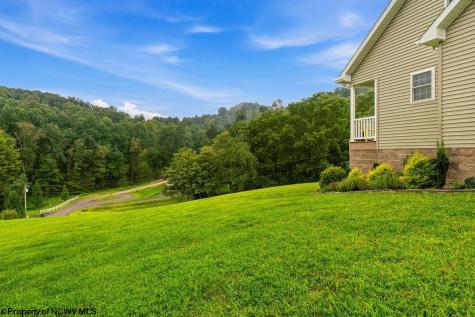 713 Stonecrest Drive Grafton WV 26354