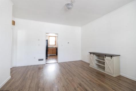 339 Court Avenue Weston WV 26452