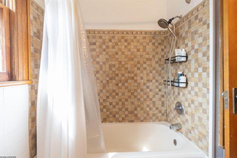 339 Court Avenue Weston WV 26452