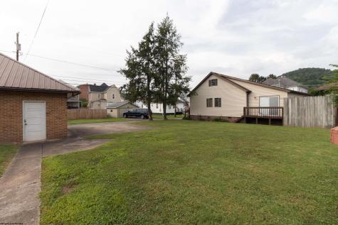 339 Court Avenue Weston WV 26452