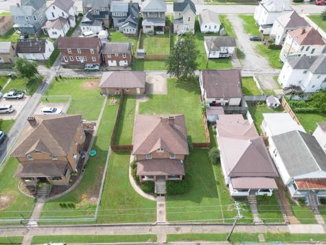 339 Court Avenue Weston WV 26452
