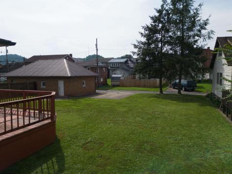 339 Court Avenue Weston WV 26452