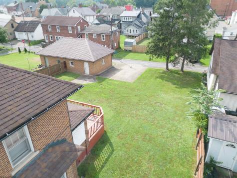 339 Court Avenue Weston WV 26452