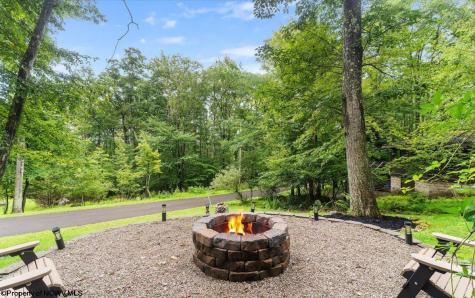 485 Redwood Drive Terra Alta WV 26764