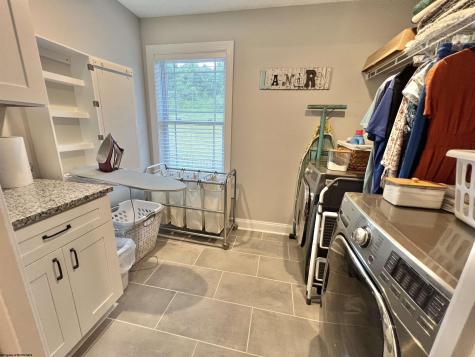 48 Turquoise Way Bridgeport WV 26330-0000