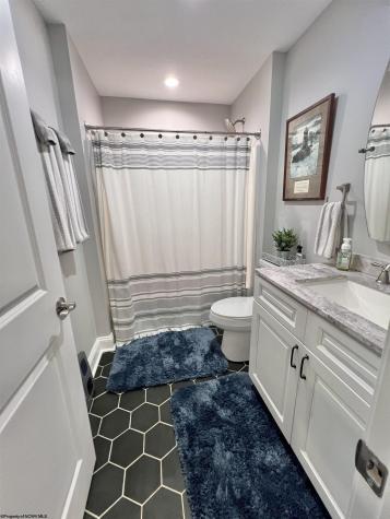 48 Turquoise Way Bridgeport WV 26330-0000