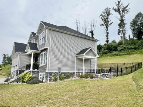 48 Turquoise Way Bridgeport WV 26330-0000