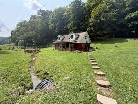 252 Gateway Road Wallace WV 26448