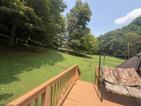 252 Gateway Road Wallace WV 26448