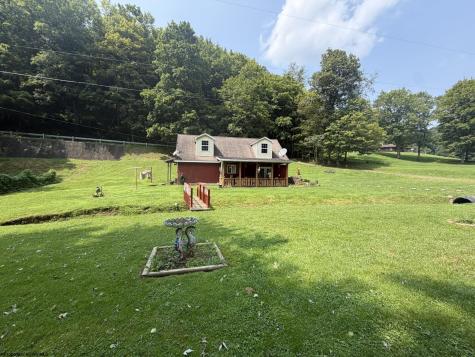 252 Gateway Road Wallace WV 26448