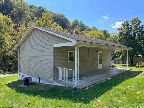 708 Buffalo Road Barrackville WV 26554