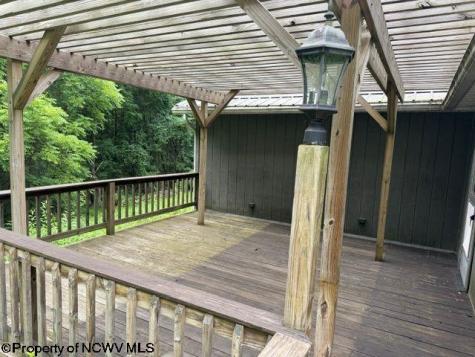 59 Adobe Drive Belington WV 26250