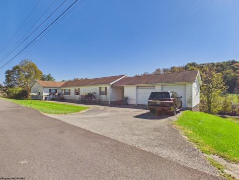 66 Hawks Nest Lane Mount Clare WV 26408