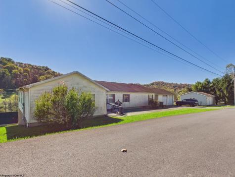 66 Hawks Nest Lane Mount Clare WV 26408