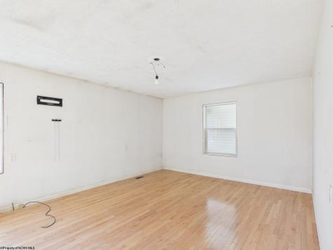 66 Hawks Nest Lane Mount Clare WV 26408