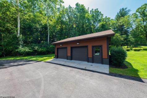 102 Country Club Court Terra Alta WV 26764
