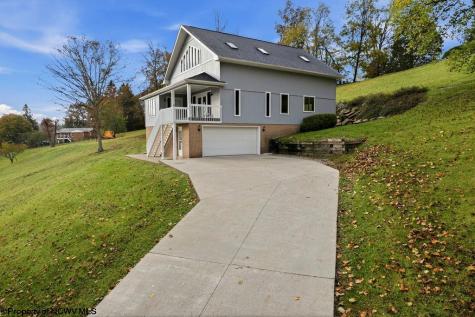 32 St James Drive Clarksburg WV 26301
