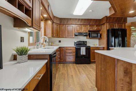 32 St James Drive Clarksburg WV 26301