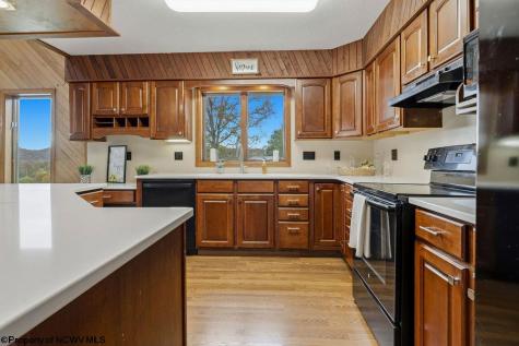 32 St James Drive Clarksburg WV 26301