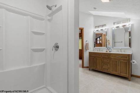 32 St James Drive Clarksburg WV 26301