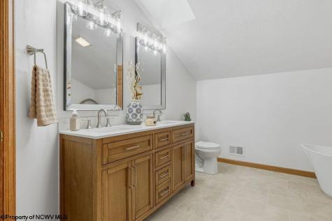 32 St James Drive Clarksburg WV 26301