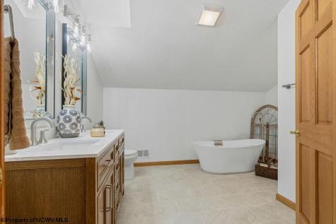 32 St James Drive Clarksburg WV 26301