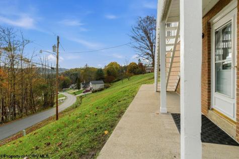 32 St James Drive Clarksburg WV 26301