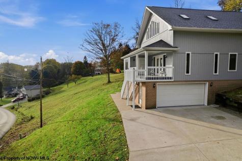 32 St James Drive Clarksburg WV 26301