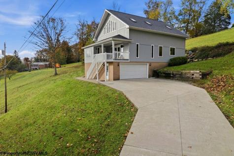 32 St James Drive Clarksburg WV 26301