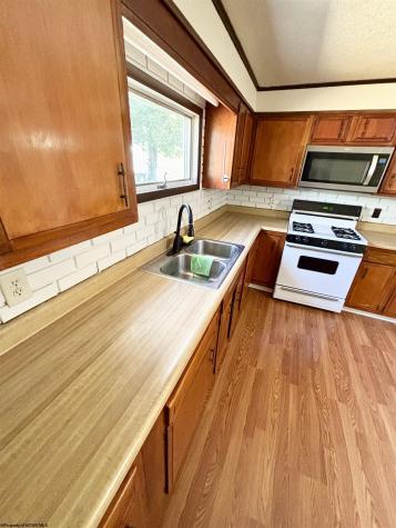 213 Ivy Street Morgantown WV 26501