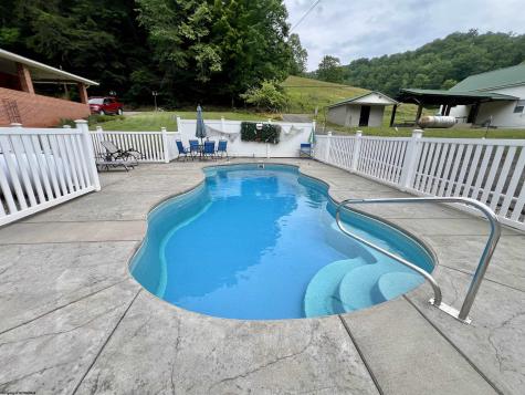 4109 Chapel Road Gassaway WV 26624
