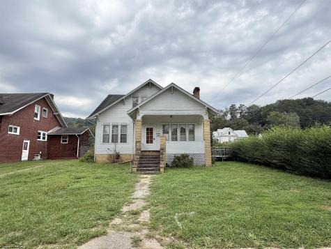 19 Brooklyn Drive Glenville WV 26351