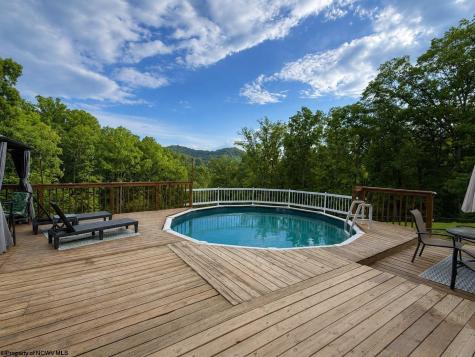 621 Gaston Manor Jane Lew WV 26378