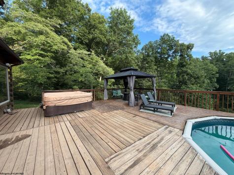 621 Gaston Manor Jane Lew WV 26378