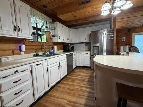 621 Gaston Manor Jane Lew WV 26378