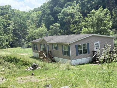 1293 Flag Run Road Clarksburg WV 26301