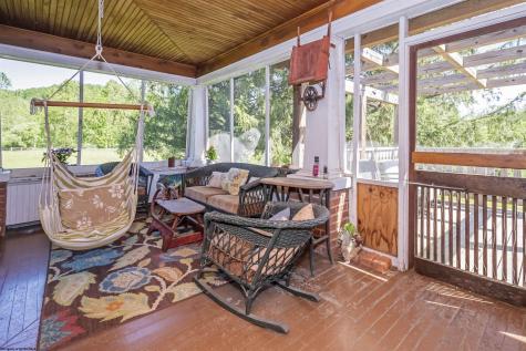 187 Leonard Lane Franklin WV 26807-7044