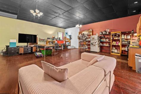 1992 River Road Morgantown WV 26501