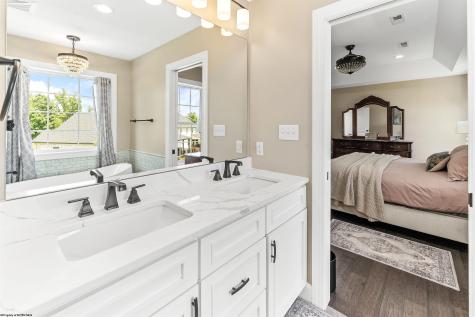 1004 Summit Drive Morgantown WV 26508