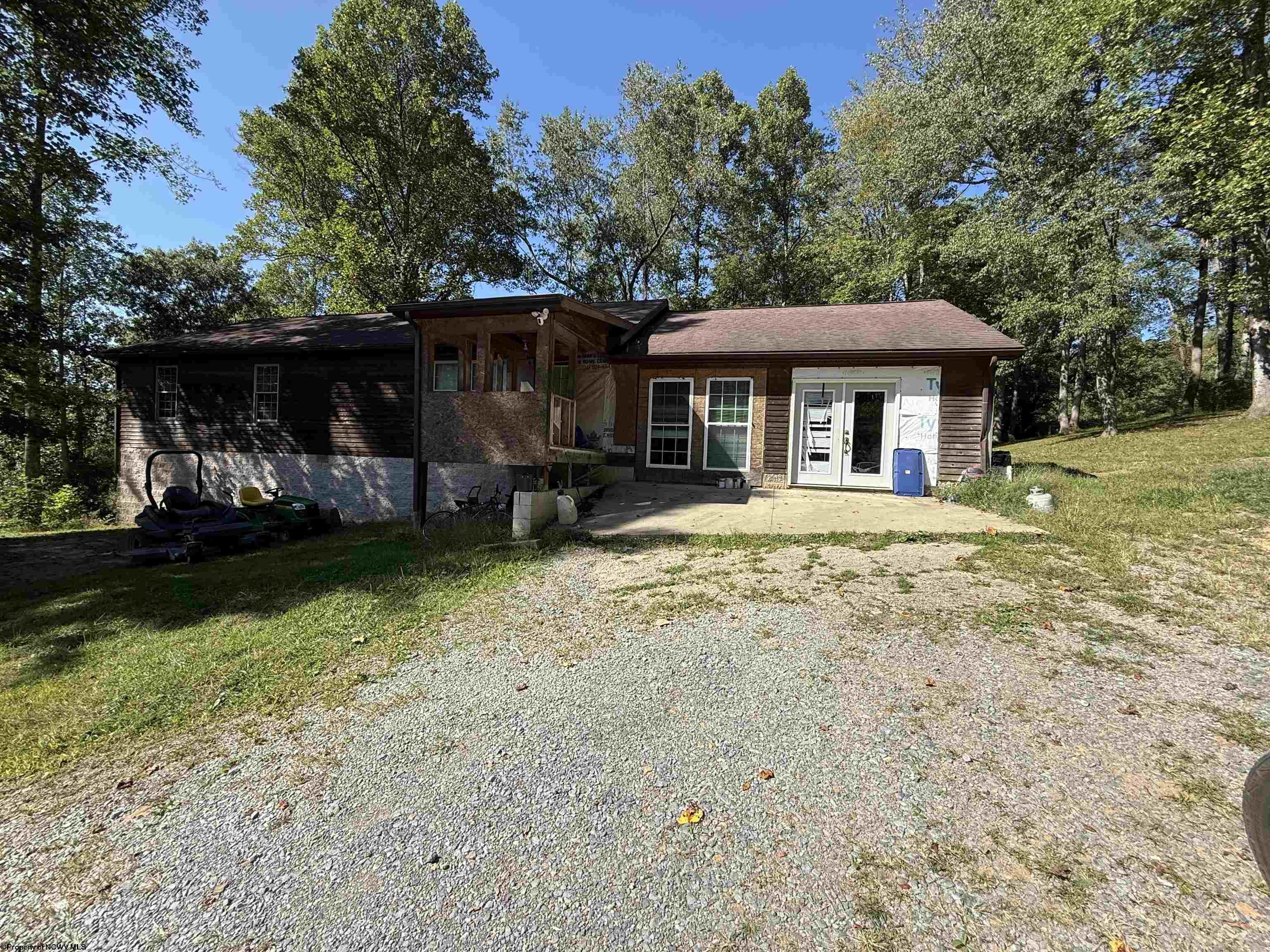 482 Doll Run Clarksburg WV 26301