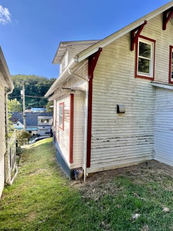 684 Locust Avenue Weston WV 26452