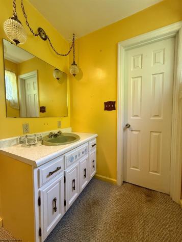 139 Golf Drive Fairmont WV 26554