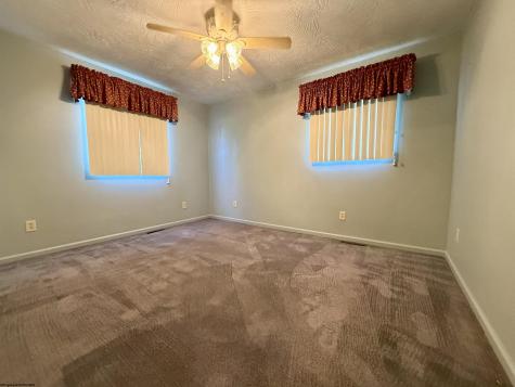 139 Golf Drive Fairmont WV 26554