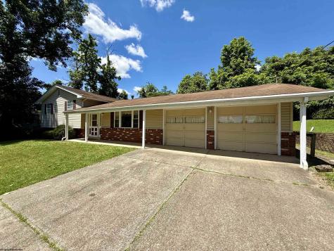 139 Golf Drive Fairmont WV 26554
