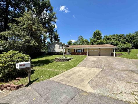139 Golf Drive Fairmont WV 26554